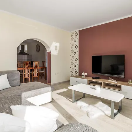 Appartamento 2 Bedroom Gorgeous In