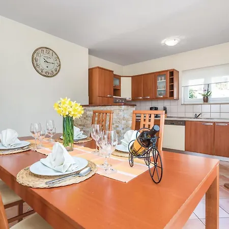 Apartman 2 Bedroom Gorgeous In *